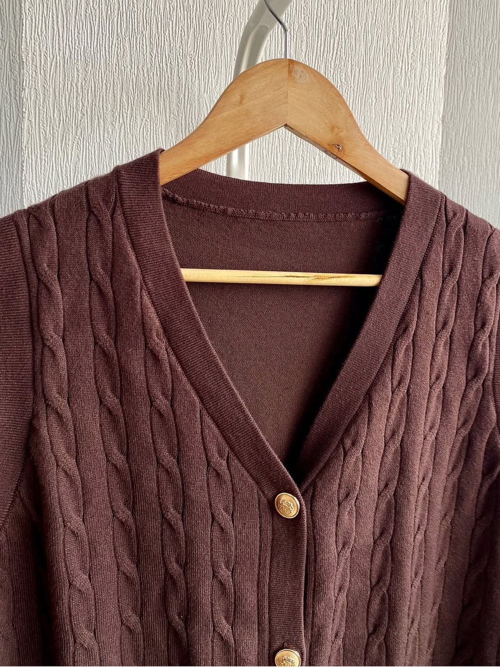 Cable Knit Sweater Vest Brown Gold Button V Neck Sleeveless | Size XL | - Picture 3 of 3